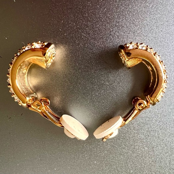 Swarovski NWT Clip Earrings Pave’ Crystals on Gold Tone Setting - Picture 4 of 12